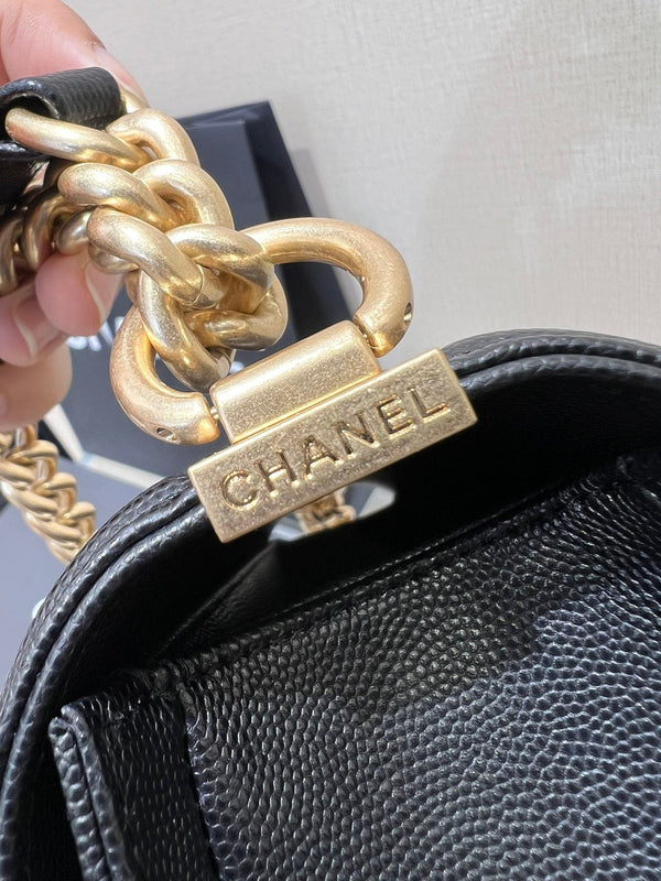 BOY BAG MEDIUM 25 BLACK CAVIAR GOLD HARDWARE