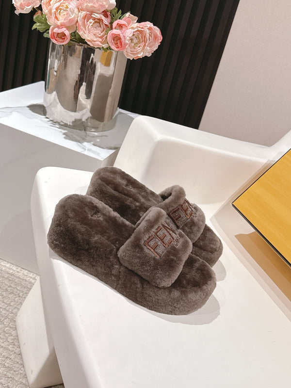 Fendi F013 2025ss Fluffy Slippers Brown Lambswool 467196