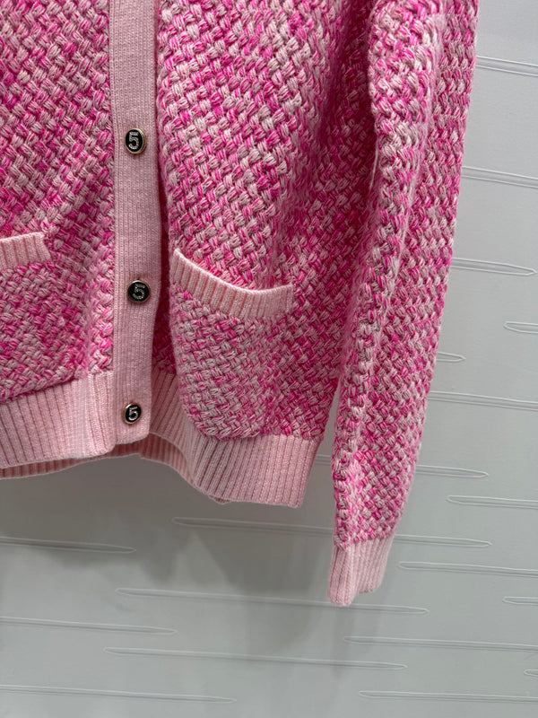CC 25 Contrast Color V-Neck Cardigan 5 Brooch Pink Wool 305405