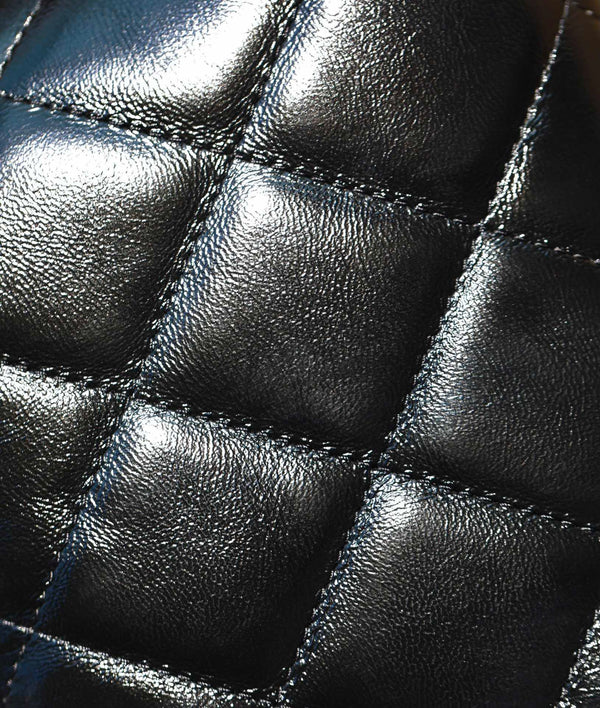 24B Cluth With Chain Black Lambskin Gold Hardware