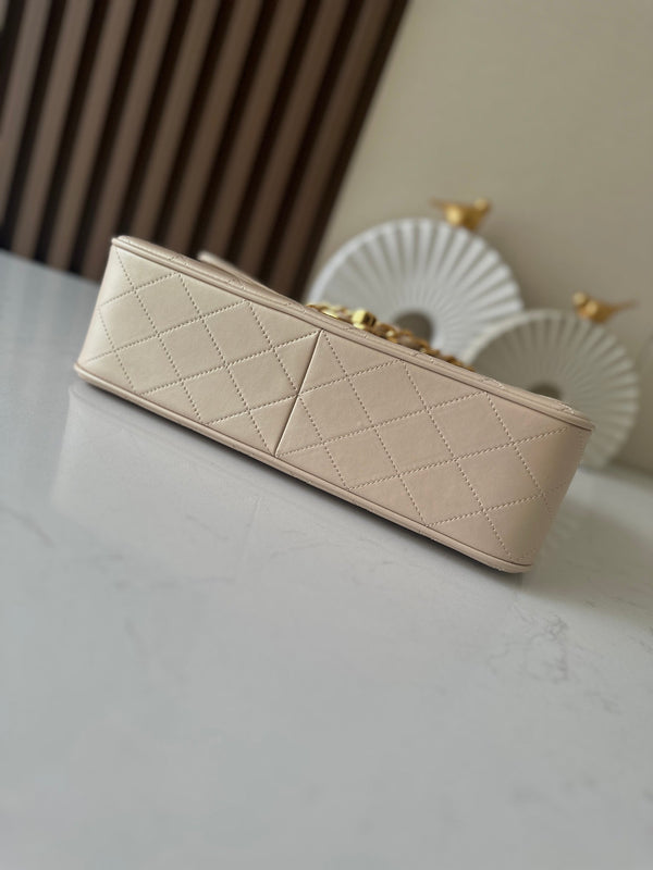 CC 2025 Flap Bag 30cm Apricot Gold Lambskin 298106