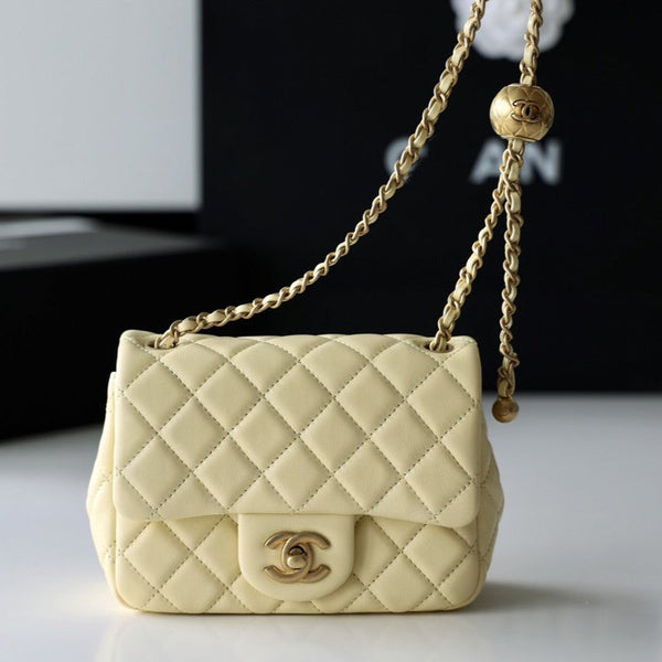 FLAP BAG 17CM YELLOW LAMBSKIN GOLD HARDWARE