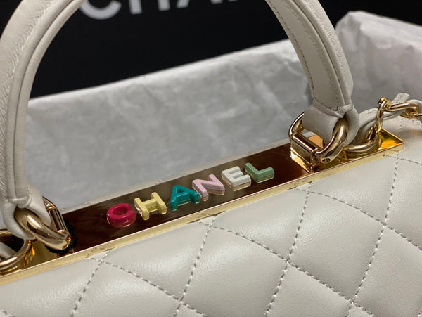 CC TRENDY 20CM WHITE LAMBSKIN GOLD HARDWARE