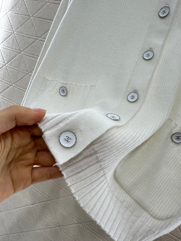 CHANEL WOOL CARDIGAN STYLE 271