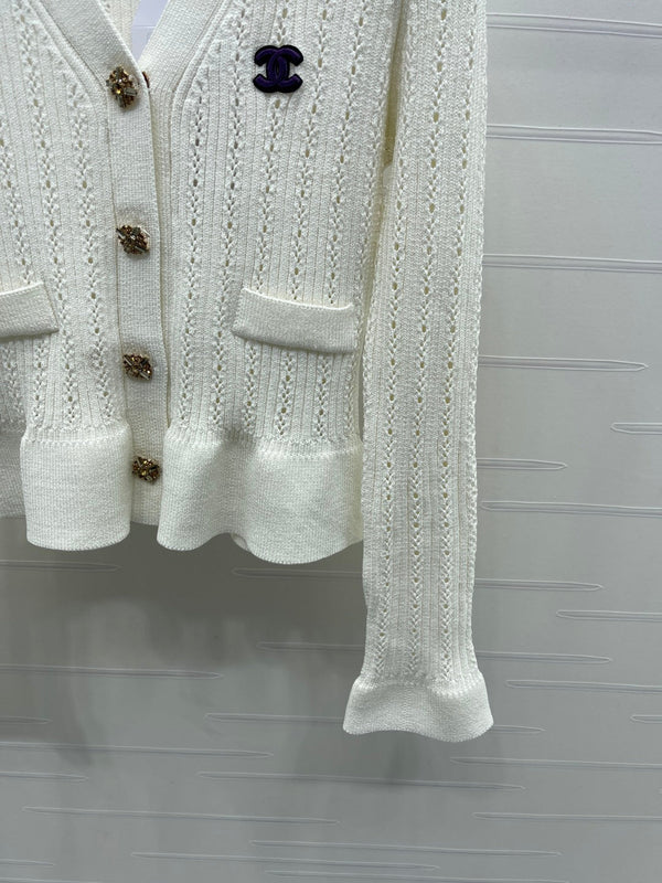 CC 25 Fishtail V-Neck Knitted Long-sleeved Cardigan White Wool