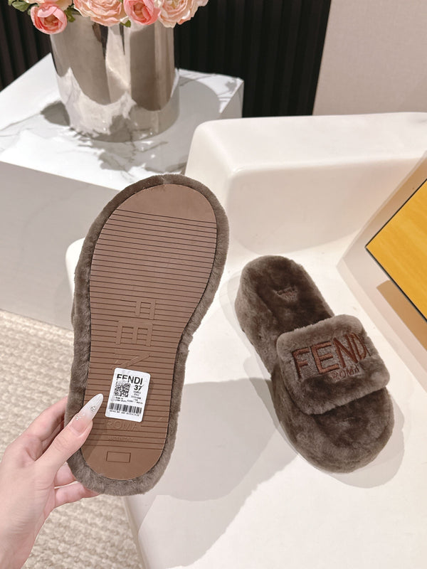 Fendi F013 2025ss Fluffy Slippers Brown Lambswool 467196