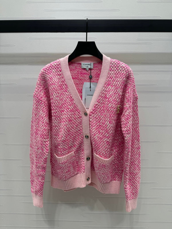 CC 25 Contrast Color V-Neck Cardigan 5 Brooch Pink Wool 305405