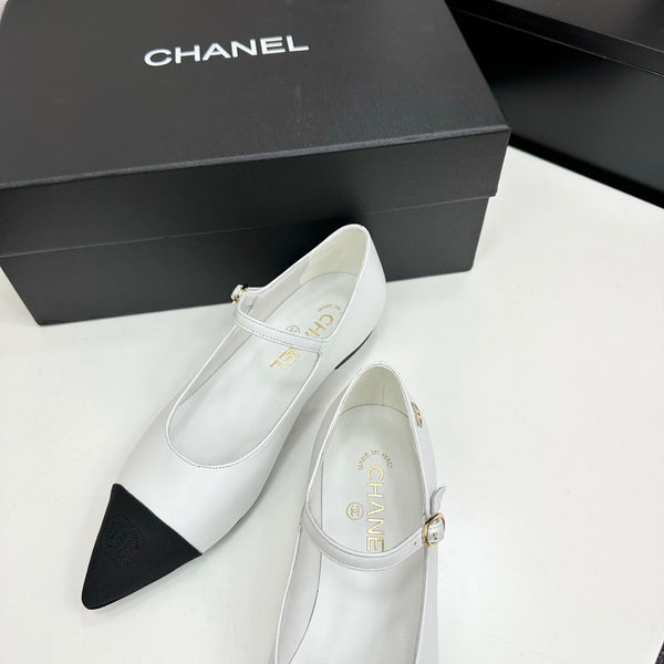 CC 25SS Pointed-Toe Mary Janes White Cowhide 490138