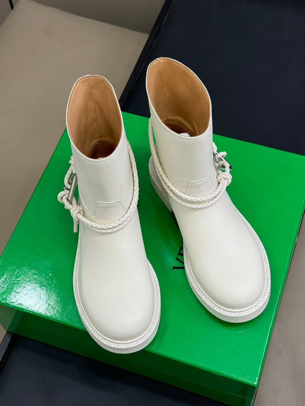 BV 25FW Ankle Boots With Coaxial Detailing And Signature Metal Triangle in White Calfskin