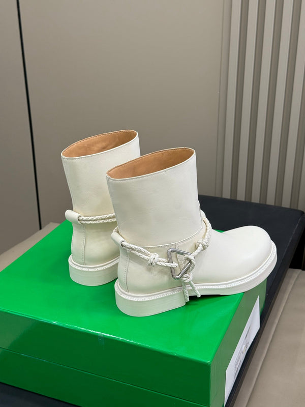 BV 25FW Ankle Boots With Coaxial Detailing And Signature Metal Triangle in White Calfskin
