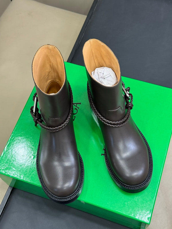 BV 25FW Ankle Boots With Coaxial Detailing And Signature Metal Triangle in Fondant Calfskin
