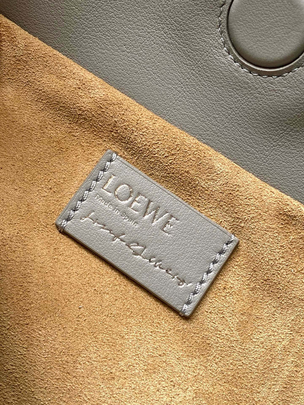 Loewe Flamenco Clutch Medium 30 Light Grey Nappa Lambskin
