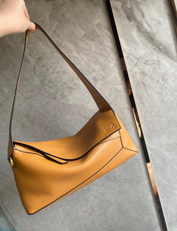 LOE Puzzle Hobo 29cm in Classic Brown Calfskin 274280