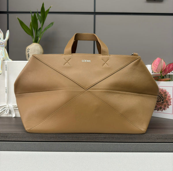 Loewe Puzzle Fold Handbag in Glossy Brown Cowhide 274274
