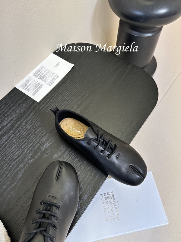Maison Margiela Split-Toe Black Mary Jane Flat in Sheepskin 580461