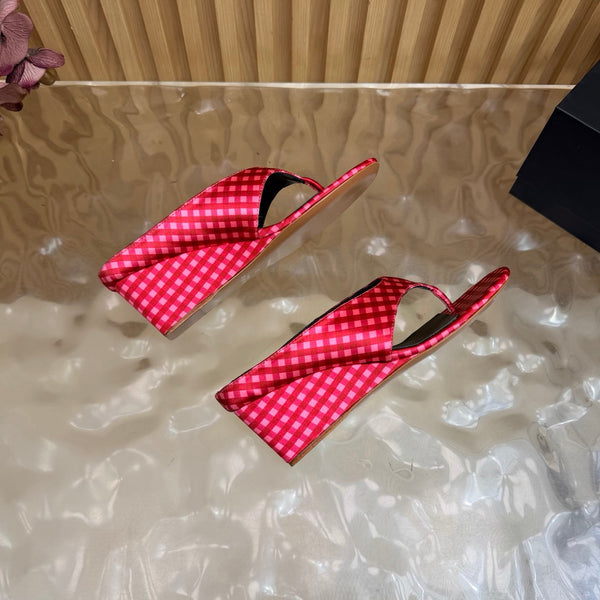 Alaia Cube Gingham Wedge Thong Sandals Red Pink Fabric 949331