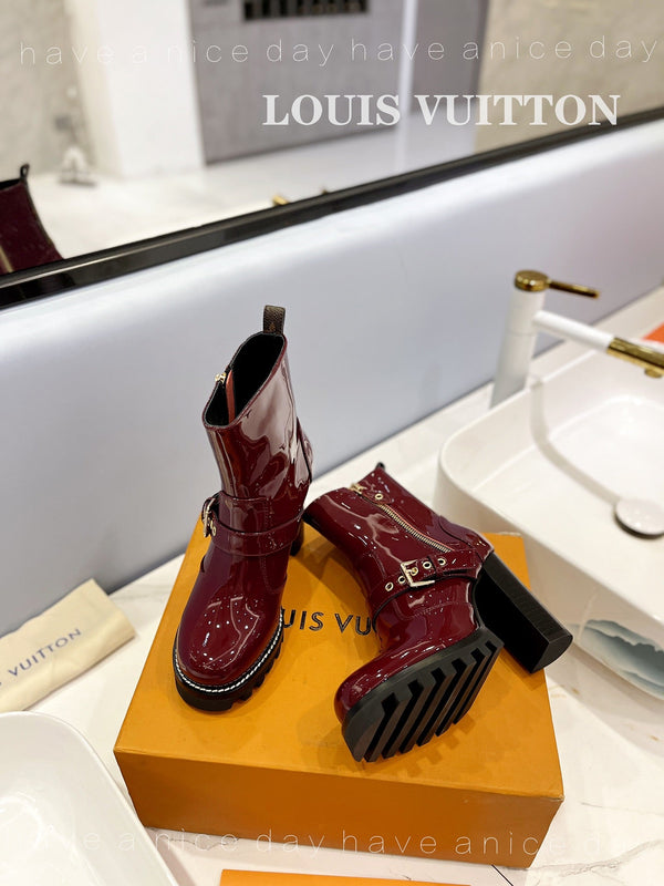 LV Star Trail Buckle Detail Boots 10.5 Burgundy Patent Leather 573944