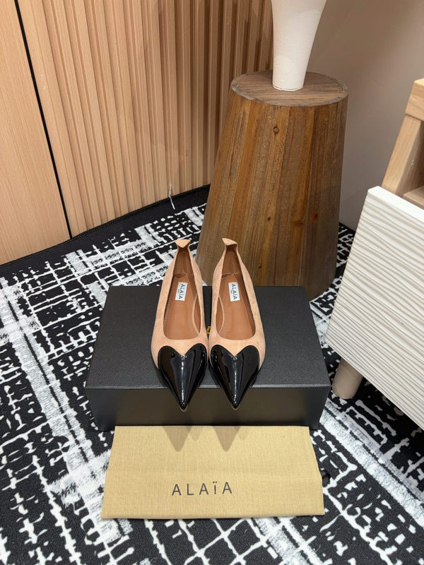 Alaila Ballerina Flats Coeur In Beige Suede 933071