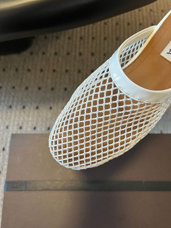Alaia 25 Fishnet Flat Mules White Lampskin 303681