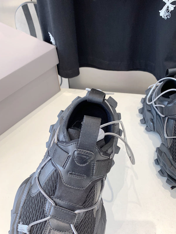 HIKE SNEAKER IN BLACK MESH, POLYURETHANE AND POLYESTER