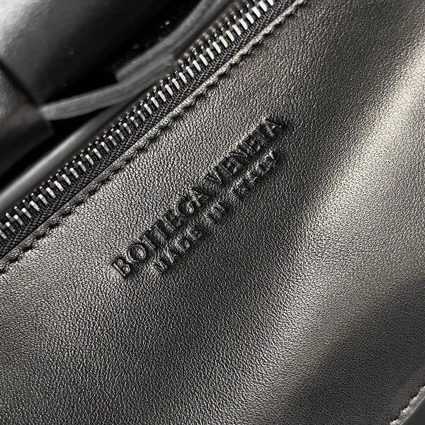 BV Two-In-One Cassette Black 26cm Grey Leather
