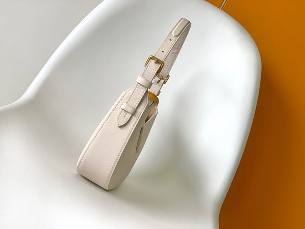 low key shoulder bag 26cm cream calfskin