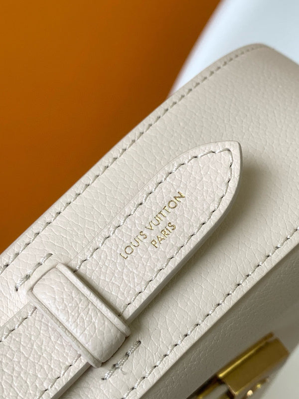 low key shoulder bag 26cm cream calfskin