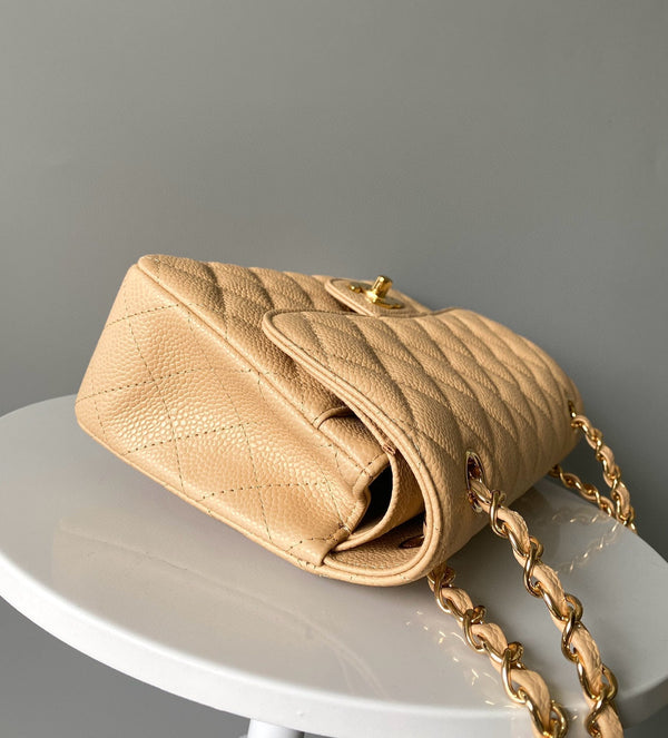 Flap bag jumbo 23 light beige grain caviar cowhide silver hardware