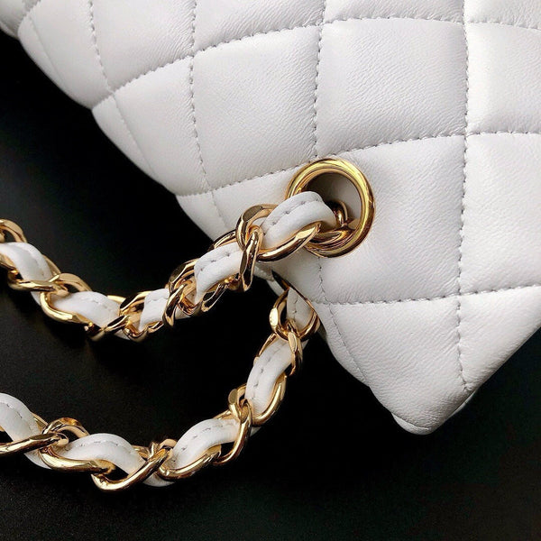 CLASSIC FLAP 30 WHITE LAMBSKIN LIGHT GOLD HARDWARE