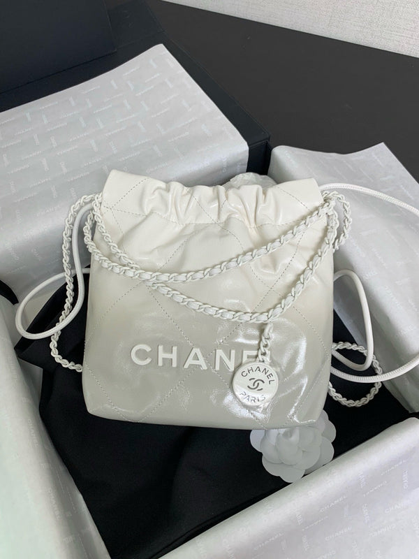 CC 22 ANTIBA HOBO BAG WHITE 23CM LAMBSKIN
