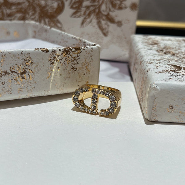 30 MONTAIGNE RING GOLD-FINISH METAL AND SILVER