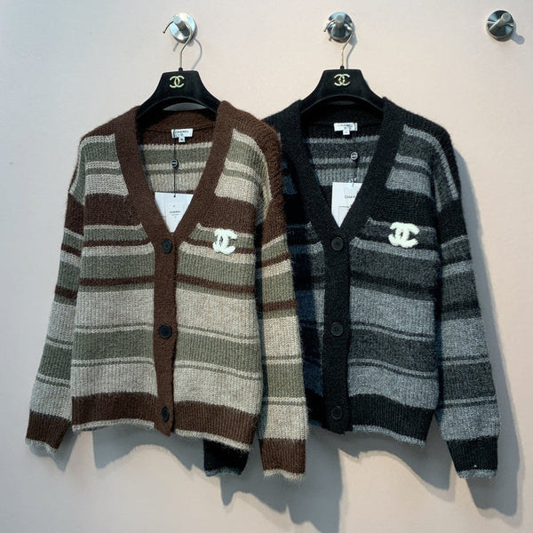 Chanel 25 Knitted V-Neck Button-Up Cardigan Wool 320070