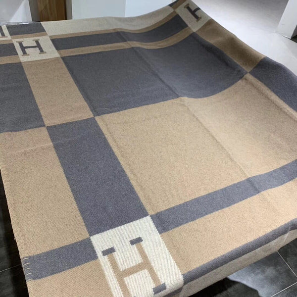 HM Avalon Throw Blanket Natural Wool Cashmere