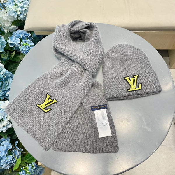 SET SCARF AND HAT IN LIGHT GRAY WOOL 406532