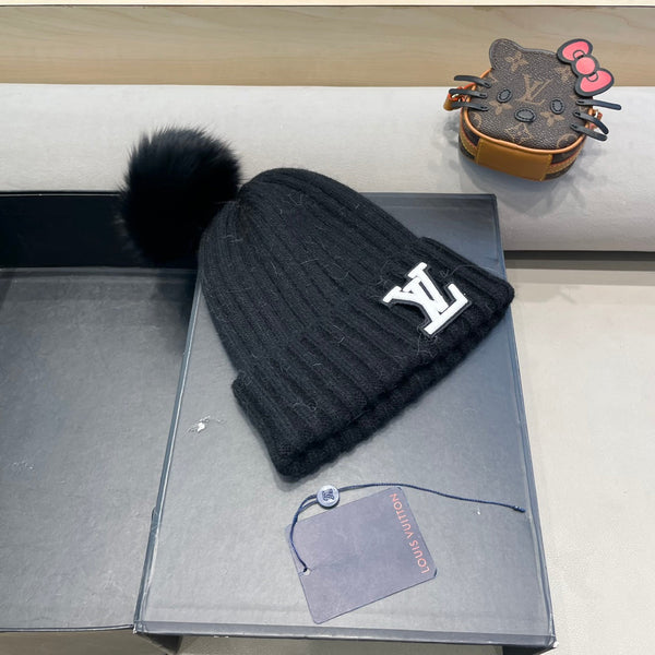KNITTED BEANIE HAT IN BLACK WOOL 413369