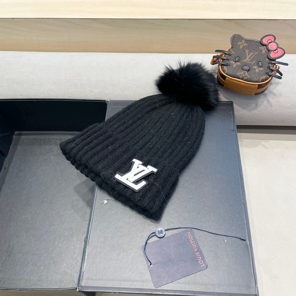 KNITTED BEANIE HAT IN BLACK WOOL 413369