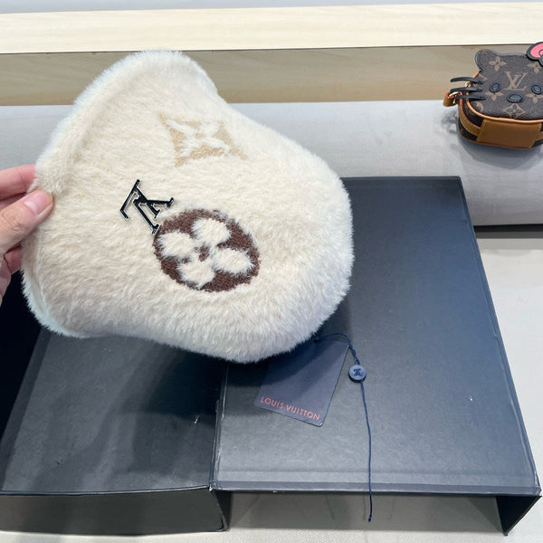 BUCKET HAT IN BEIGE RABBIT FUR 421261