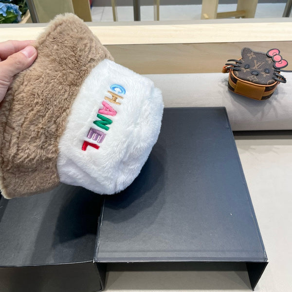 BUCKET HAT IN WHITE MIX CAMEL BEIGE LAMB FUR 430219