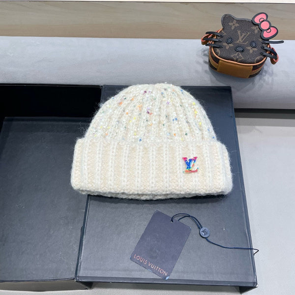 KNITTED BEANIE HAT IN WHITE WOOL 431620