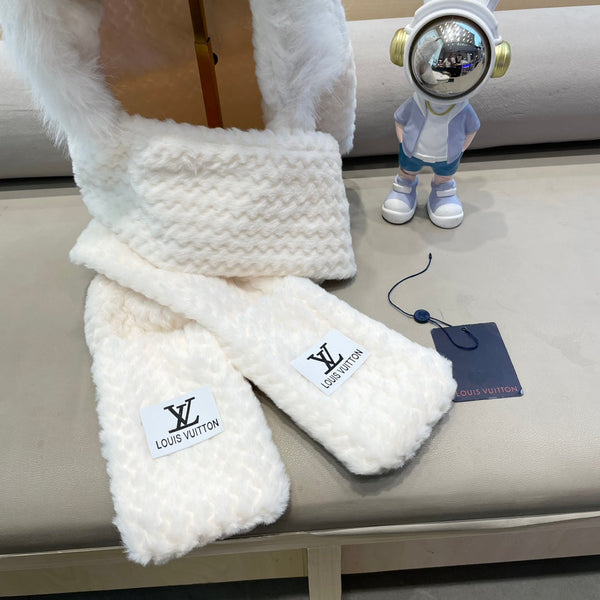 BEANIE HAT IN WHITE WOOL AND LAMB FUR 435076