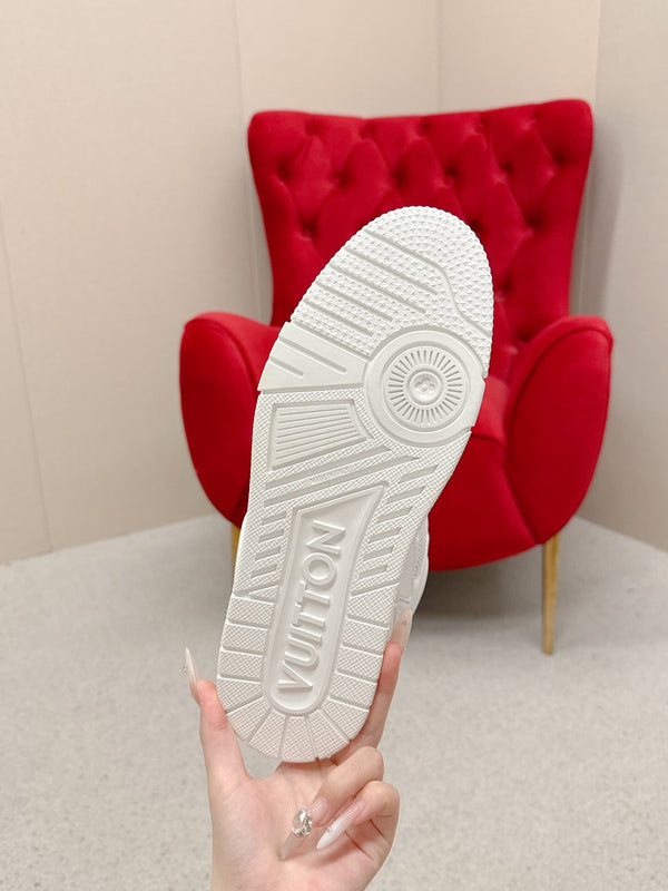 LV Trainer Sneaker Off White Cowhide and Mesh 528553
