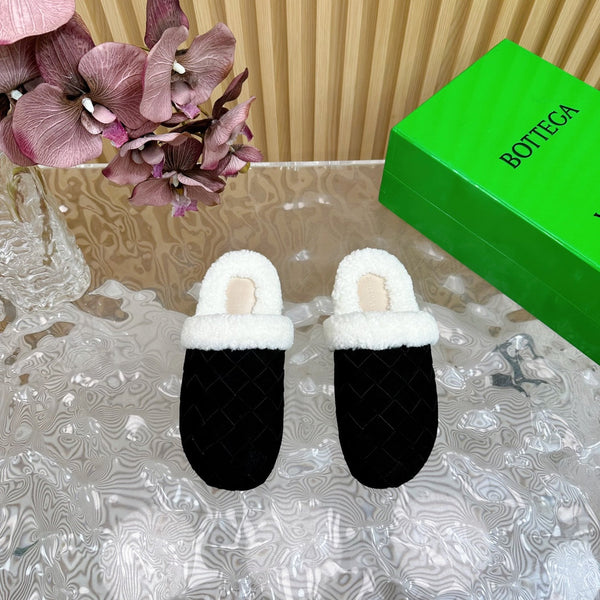 BV Mule Black Suede White Shearling 957414