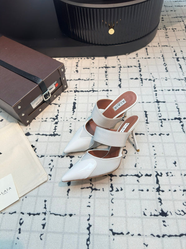 ALAIA HIGH HEEL 9 CM IN WHITE CALFSKIN