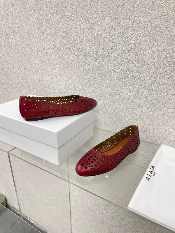 ALAIA BALLET FLAT IN BURGUNDY RED MESH LAMBSKIN