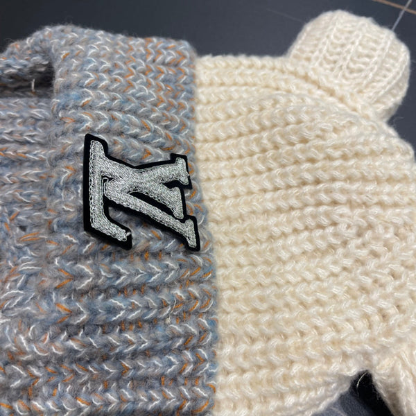 KNITTED BEANIE HAT WITH CUTE EARS IN WHITE MIX GRAY WOOL 403484