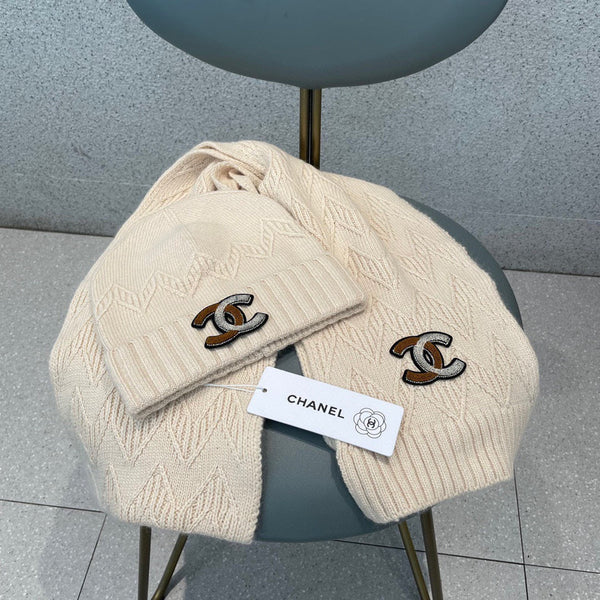 SET HAT AND SCARF IN CREAM TAN WOOL 420822