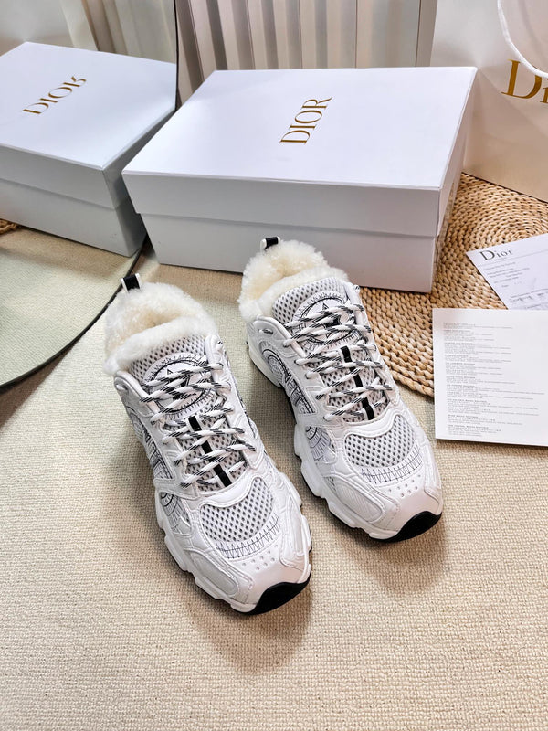 CD Chrono Sneaker In White Mesh Fabric With Fleece Lining 992618