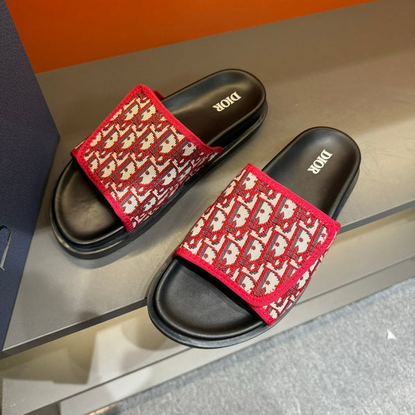 CD VELCRO STRAP SLIPPER RED JACQUARD