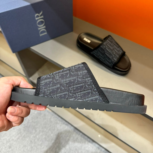 CD VELCRO STRAP SLIPPER BLACK JACQUARD