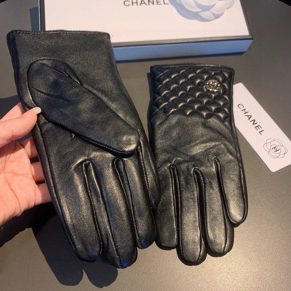 GLOVES IN BLACK LAMBSKIN WITH GOLD LOGO 462263